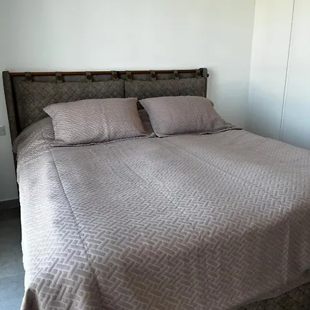 Retreat, Block A1, Unit 6 *